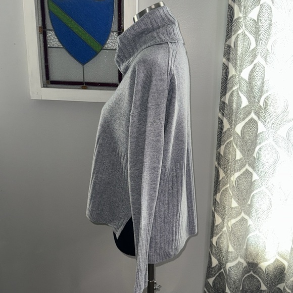 Derek Lam IO Crosby 100% Cashmere Turtleneck Sweater SZ Small - Picture 4 of 9